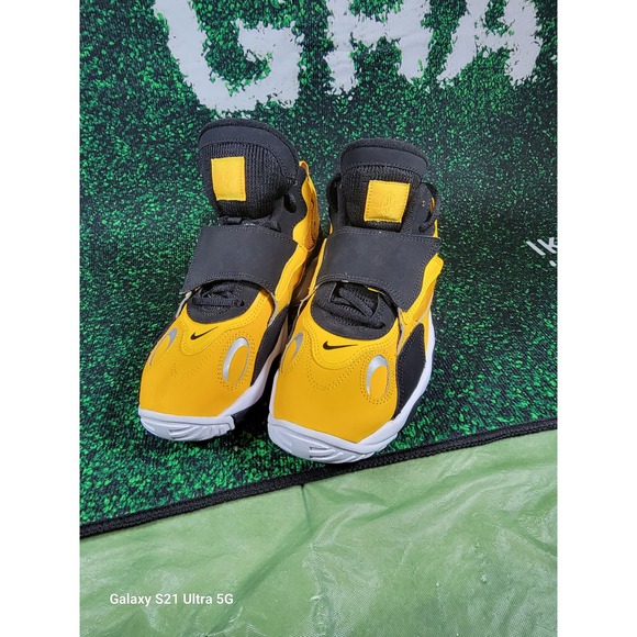 nike speed turf university gold